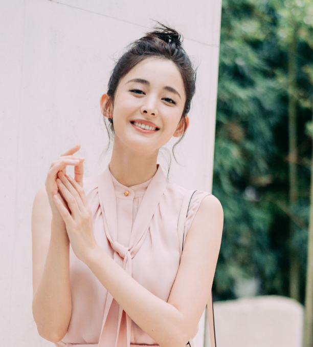 古力娜扎清新唯美写真,清新自然简约大方