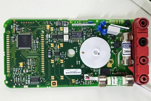 拆解一块闲鱼捡漏的垃圾成色福禄克87 v万用表