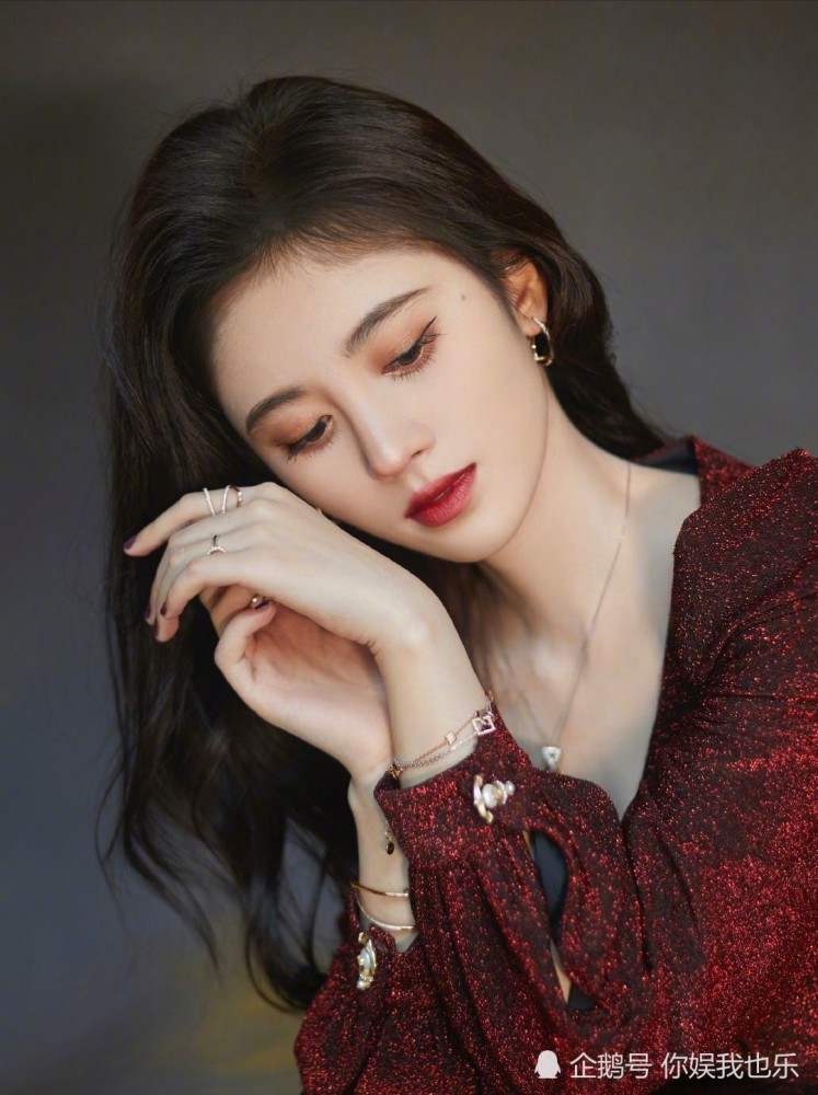 恭喜鞠婧祎入围2019百大最美面孔女星,小鞠这张脸怎么