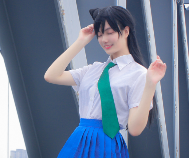 毛利兰cosplay,小姐姐身穿西服出尘脱俗