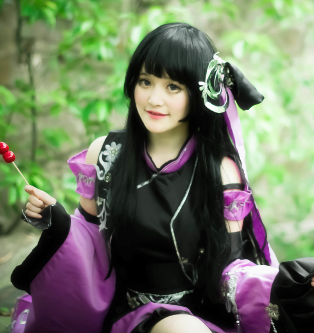 《剑网三》定国花萝cosplay,紫色古装的小姐姐可爱迷人