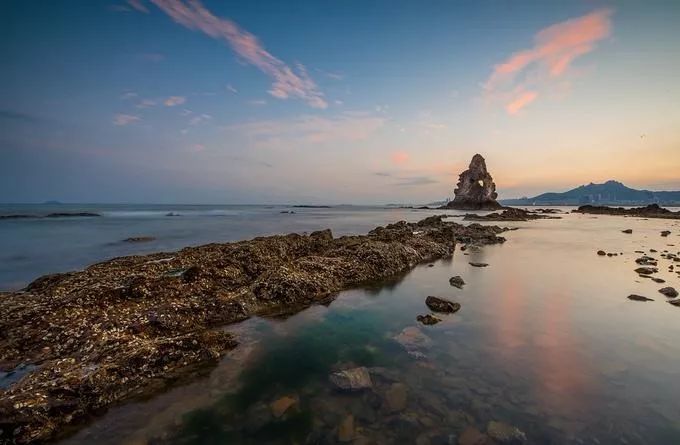 因左端海中巨石"石老人"得名,是青岛市"石老人国家旅游度假区"的一