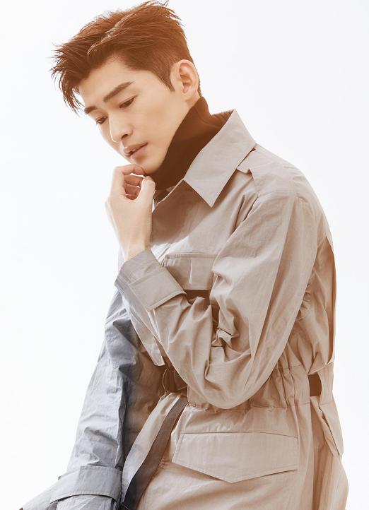 张翰一组暖色调风格写真美图集,尽显慵懒率性