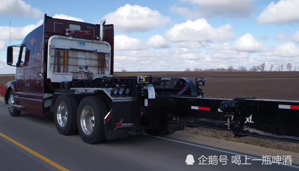火车算什么?世界上最长的卡车,1600米长一眼望不到头