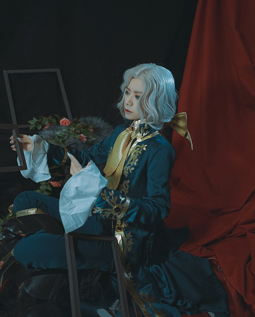 游戏《第五人格》cosplay约瑟夫,气质非凡的cos小姐姐