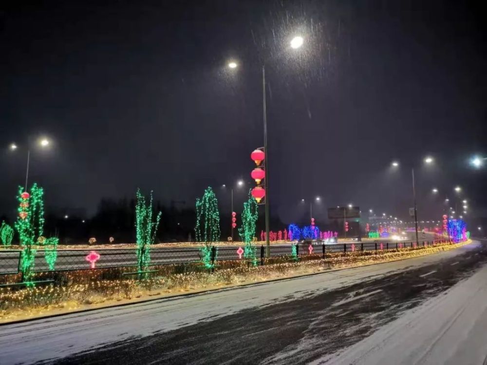 双鸭山市夜景美 火树银花人陶醉