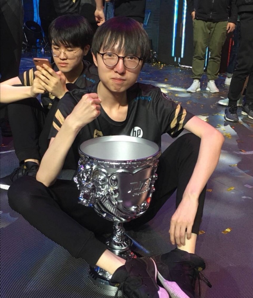 打野,rng,麻辣香锅,karsa,小龙堡,lpl,英雄联盟