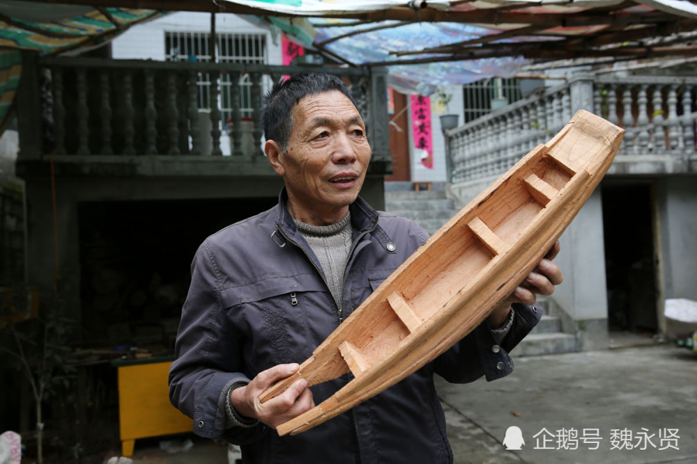 六七十年代,汉江上航行的大多是木船,柴师傅说,那个时候造的木船最大