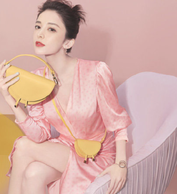 古力娜扎甜美代言写真,清秀可爱,聪颖灵秀
