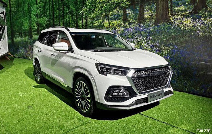 捷途x95内饰升级,定位奇瑞高端品牌,售价为9.99-15.09