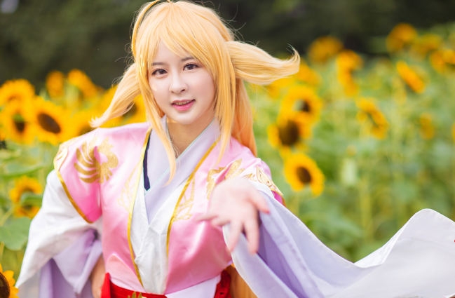 cos《狐妖小红娘》涂山苏苏,长相呆萌可爱的少女