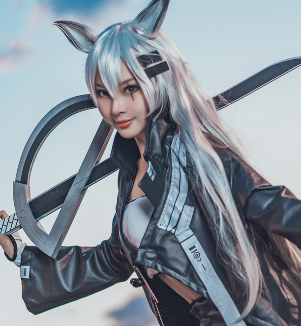 cosplay小姐姐头像,cosplay女生头像 拉普兰德《明日方舟》cosplay,清新帅气的小姐姐