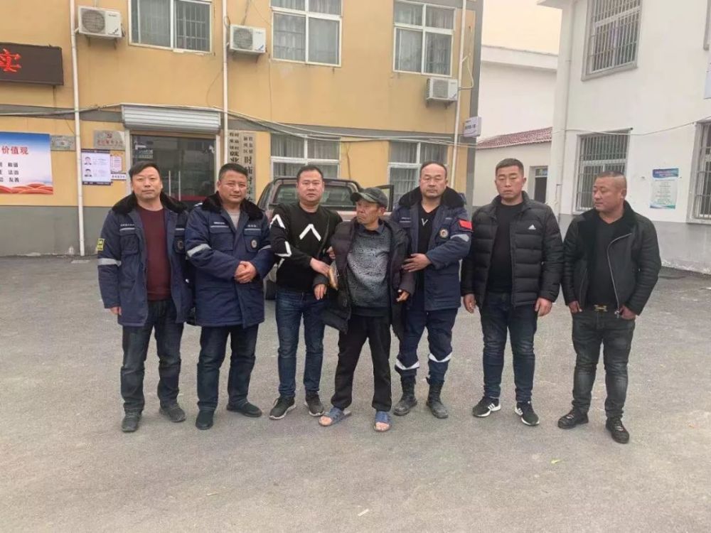 零下6°的街头,看看这个阜阳男人的做的好事!