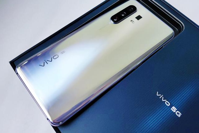 vivox30pro图片及价格,vivox23图片x23 vivo x30pro评测,挖孔屏 exynos980,网友:智商机