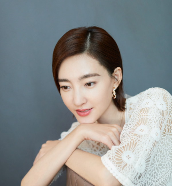 明星王丽坤高清图片,气质迷人,别致优雅又不失清新感