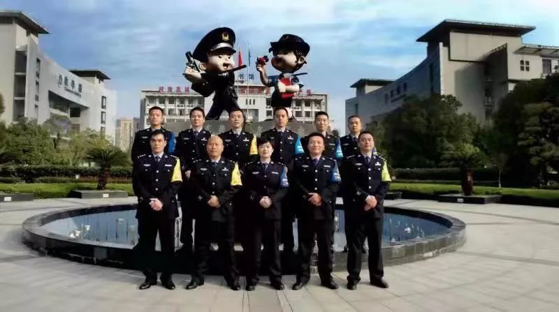 岁末,我有幸参加了省厅政治处在湖北警官学院举办的"省级教官能力提升