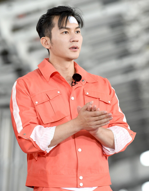 李晨酷帅发型,帅气十足.