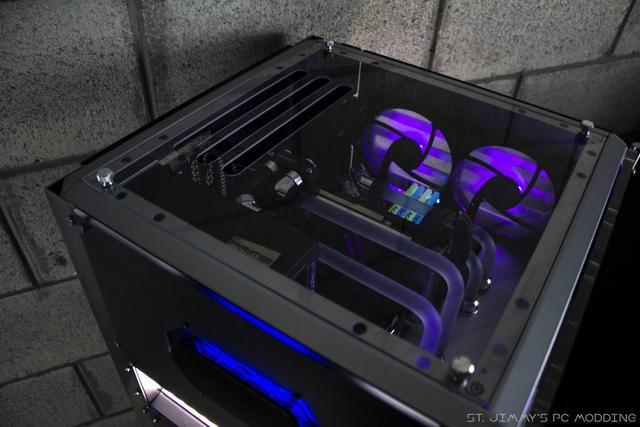 3个cooler master q300p机箱组柜式水冷电脑