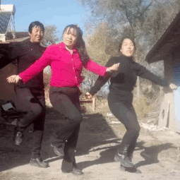 回顾朋友圈跨年表情包和文案!欣赏年度跨年大片