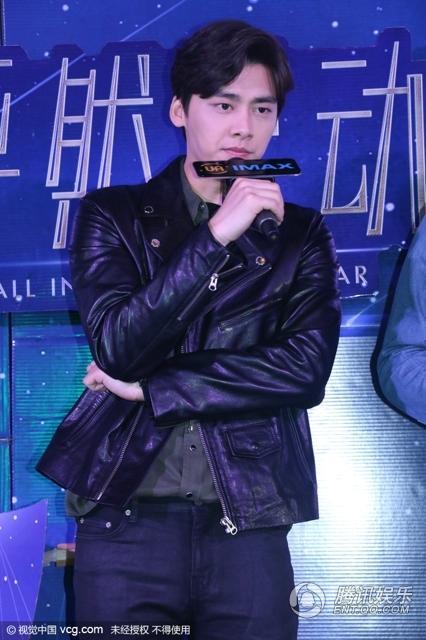 吻杨幂啥感觉 李易峰:和吻女友一样