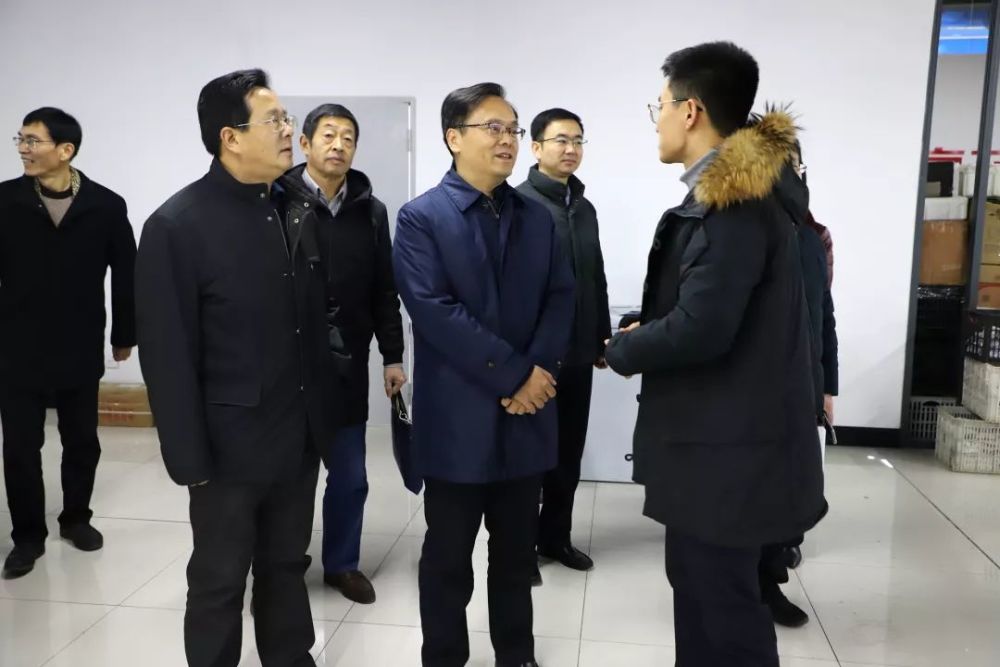 省总工会党组成员,副主席魏勇一行到日照市观摩工会阵地建设工作