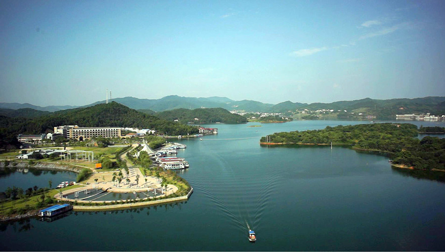 湖南湘潭一个县级市,市名两字同音,高铁过境却没有高铁站