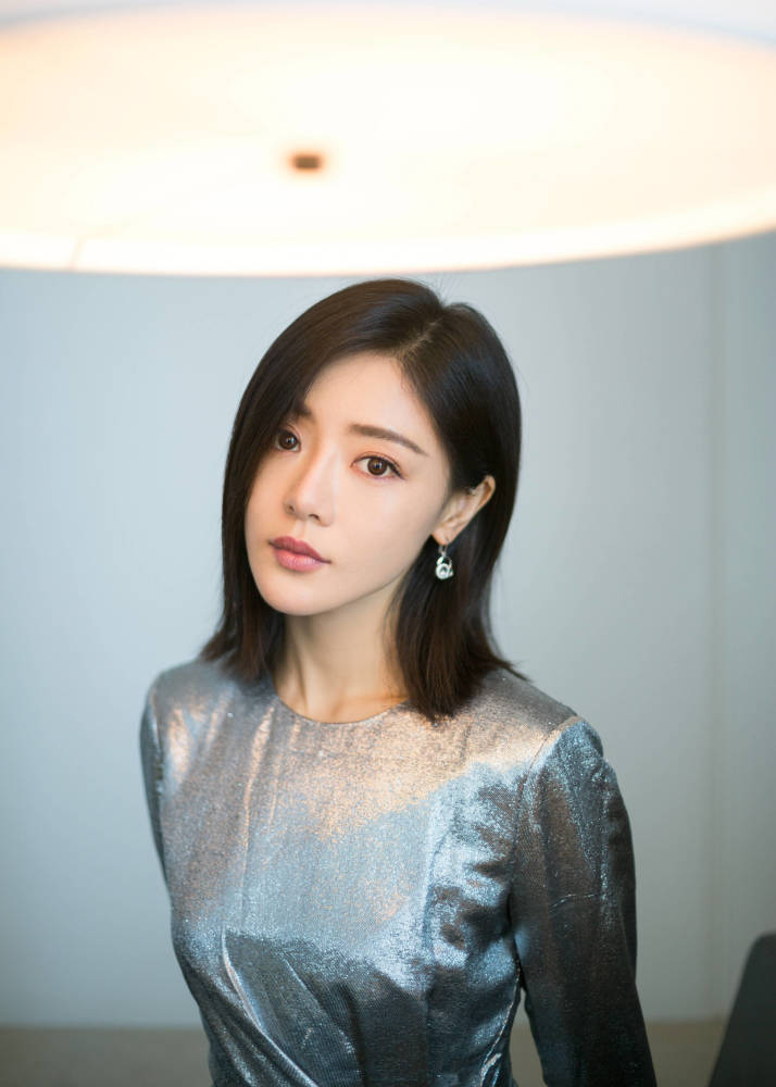 她在《大明风华》中的表现不输女主,原来邓家佳这么有