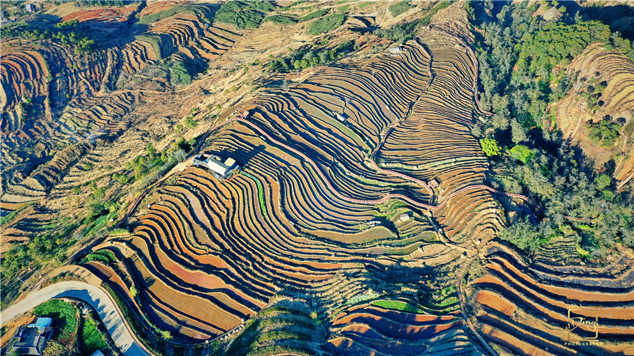 《中国国家地理》评选的四川100个最美观景拍摄点,米易傈僳梯田