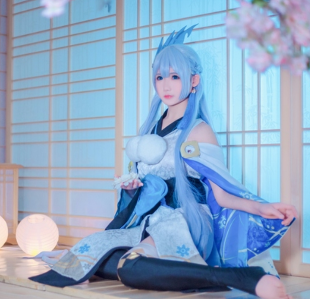 阴阳师:雪女cosplay,小姐姐长相甜美可爱,看一眼就心动