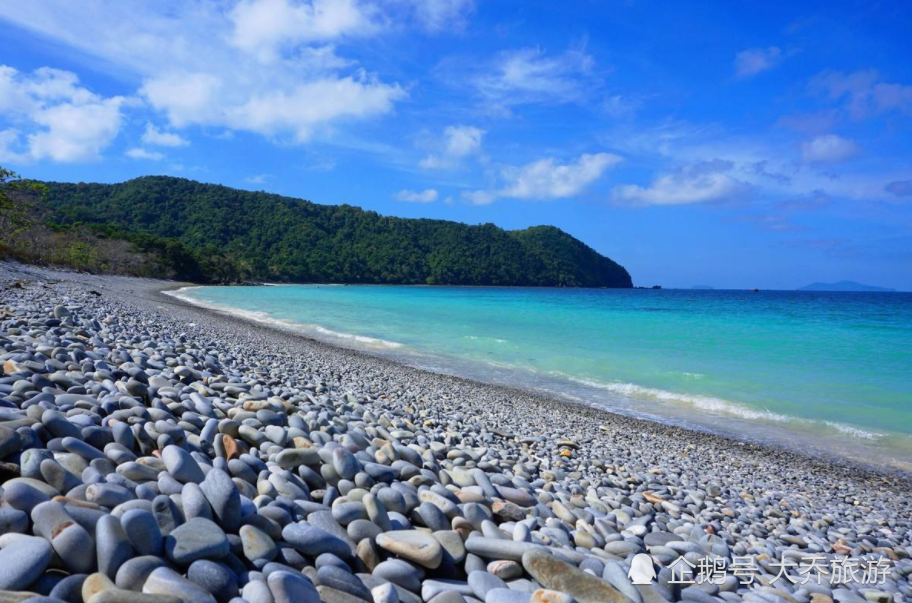 遇水不沉的 "鹅卵石"?全球多地海滩已出现,科学家非常