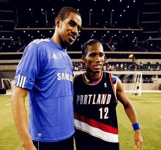 肌肉再强悍,也别和nba球星合影 因为你看了照片会想哭