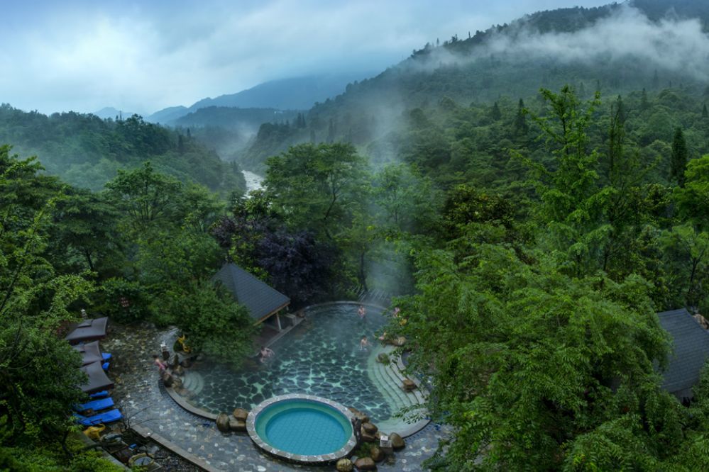 黑竹沟镇,古尔沟温泉,泡温泉,峨眉山,成都