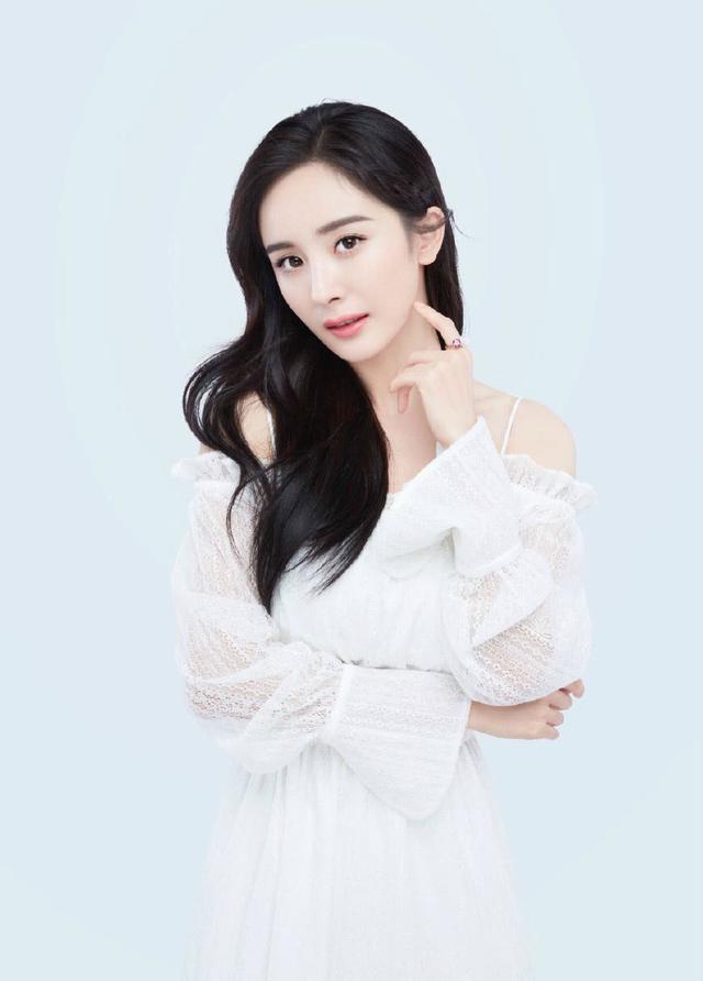 2020年当前最新女明星排行,杨幂邓紫棋进前5,赵丽颖未