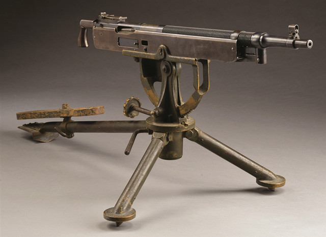 被凡尔赛条约逼出来的通用机枪mg34,造成二战德国机枪