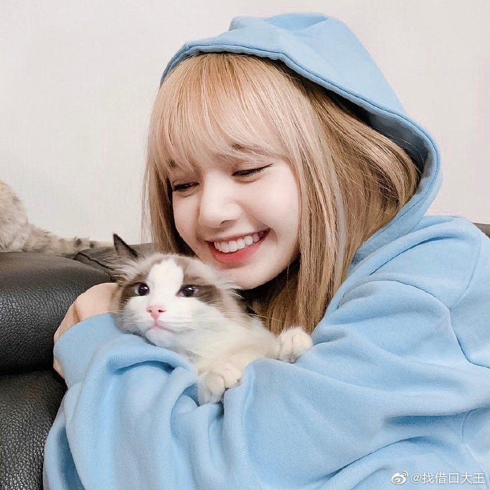lisa嘴巴大被嘲笑像香肠嘴?这么好看的香肠嘴我也想拥有