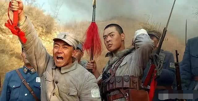 重播3000次,15年前的抗日神剧,《亮剑》为啥突然爆火?