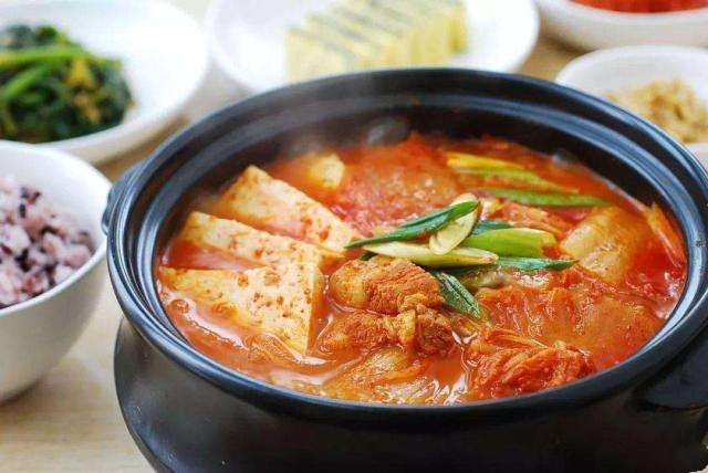 韩式泡菜豆腐汤,韩式辣酱,嫩豆腐
