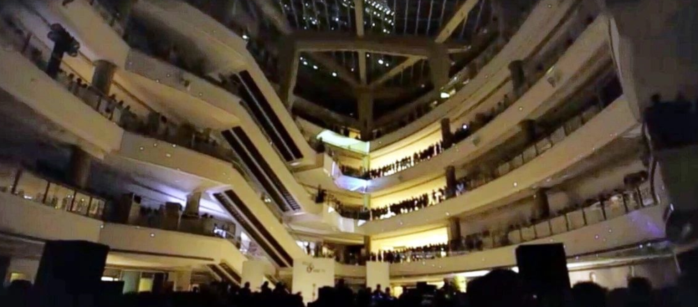 上海恒隆广场的香炉造型!供奉着神才能盖得起大厦