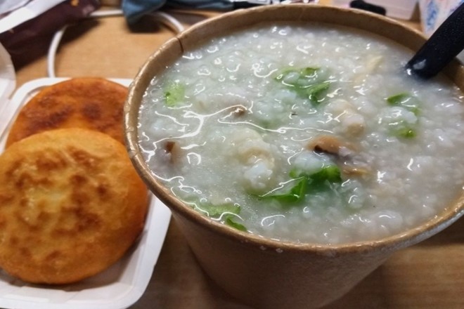中国快递巨头入局外卖?美团和饿了么应如何应对呢?