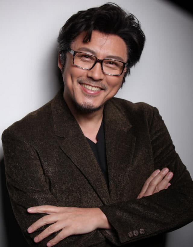 从高宏亮身上,我看到了一个男人最好的模样: 外形帅气,内在睿智,为人