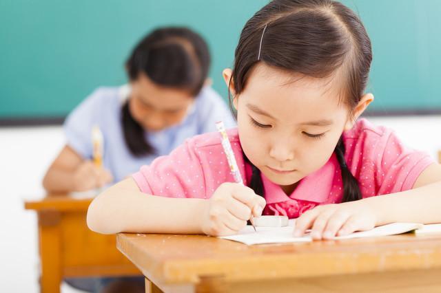 孩子写作业就马虎,到了考场怎么办?三招让孩子不再粗心犯错
