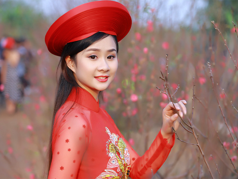 去越南别盯着戴帽子女孩儿看,网友亲身经历:有钱你就多看两眼吧
