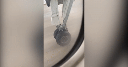 加拿大航班出现惊心一幕:起落架轮胎燃烧脱落,飞机高空盘旋两小时才