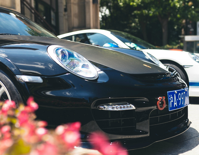 经典的保时捷gt2rs,还是手动挡设计,997车牌有特殊含义!