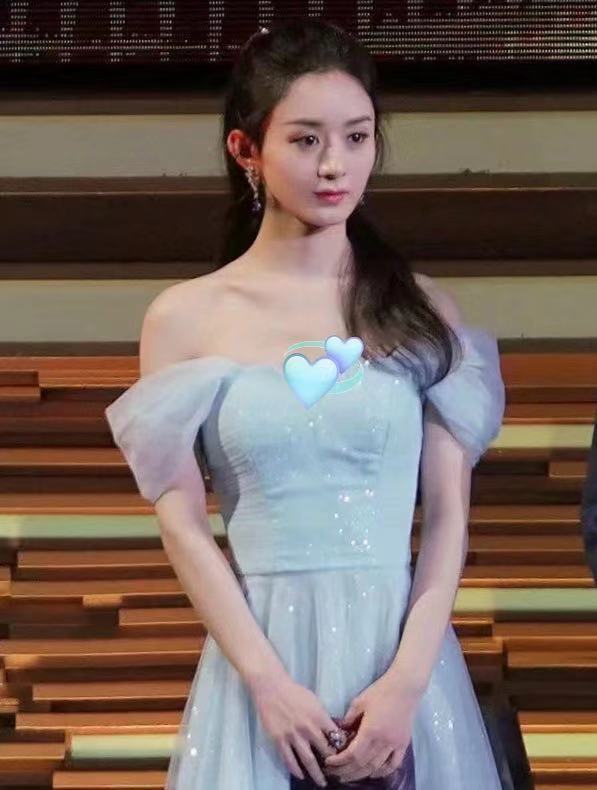 生图曝光,下巴尖尖美成小仙女