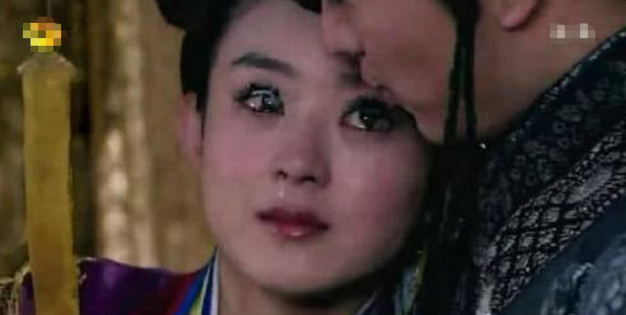 看完想锤导演的穿帮镜头,赵丽颖不经意露了啥?蛇精的舌头太明显了!
