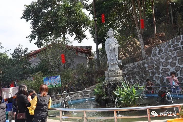 云霄县佛奕寺举行县级文物保护标志揭彩暨滴水观音千佛开光仪式