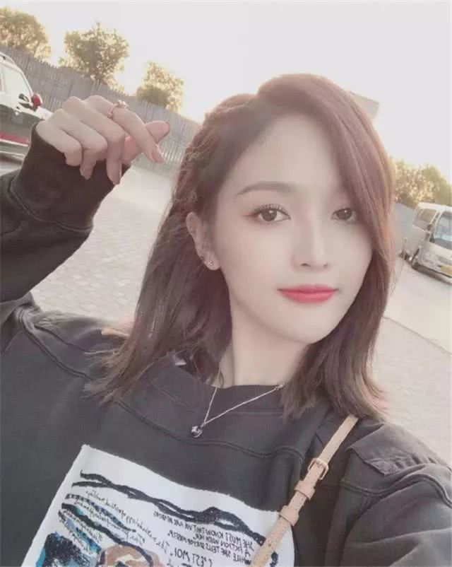 发型,短发,黑长直,锁骨发