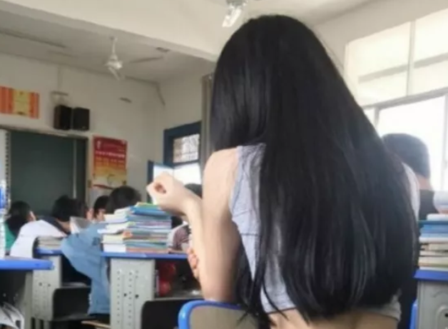 女生"分泌物"过多易湿裤?若能做到这3点,上课也能避免