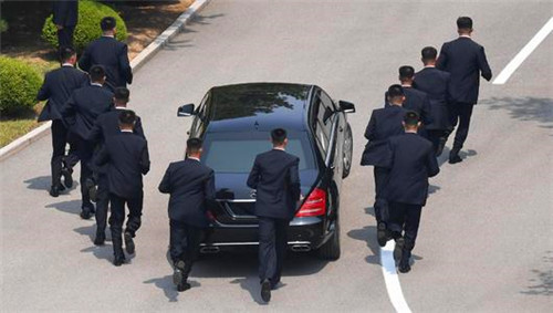她是我国第一女保镖,保护过8国重要人物,如今51岁仍单身?
